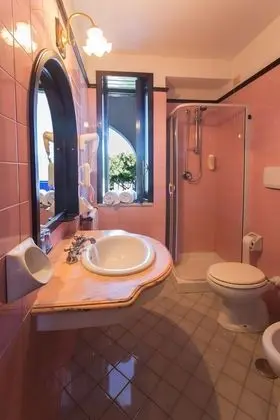 Superior Tek Büyük veya İki Ayrı Yataklı Oda