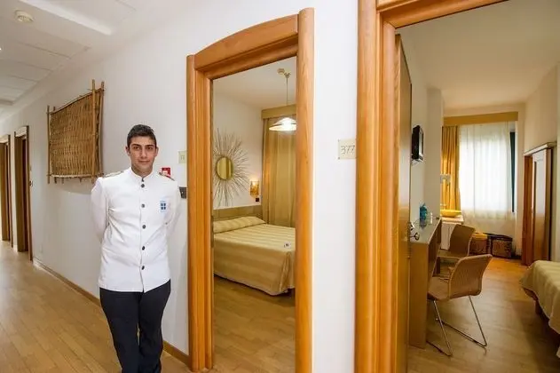 Economy Tek Büyük Yataklı Oda, Ek Bina