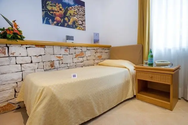 Standard Small Single Room