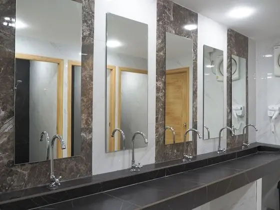 14-Bed Mixed Dormitory