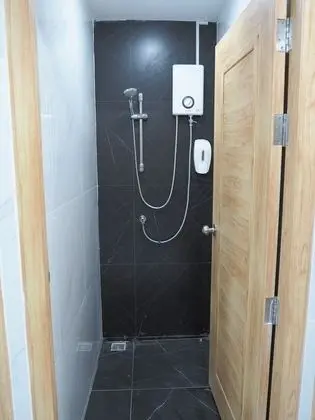 14-Bed Mixed Dormitory