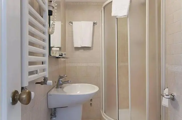 Economy Tek Büyük Yataklı Oda