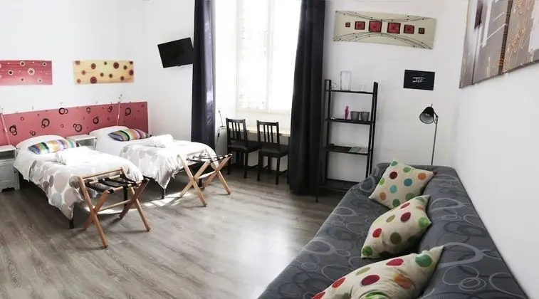 Classic Üç Kişilik Oda, Birden Çok Yatak, Banyolu/Duşlu, Bahçeli