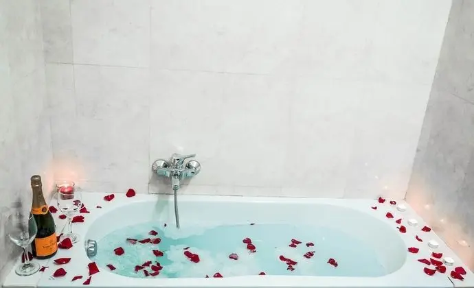 Comfort Tek Büyük veya İki Ayrı Yataklı Oda