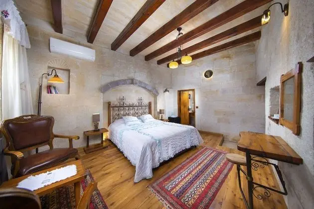 Double Stone Room
