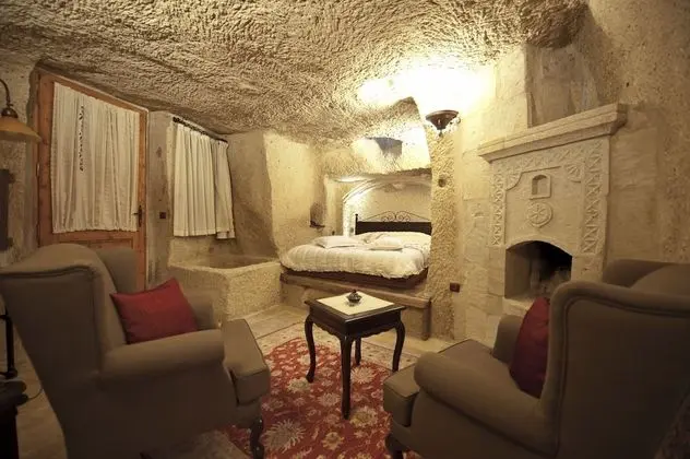 Junior Cave Suite