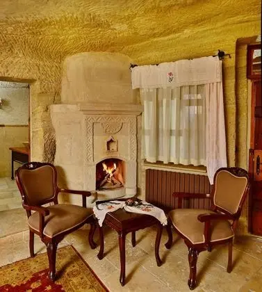 Junior Cave Suite