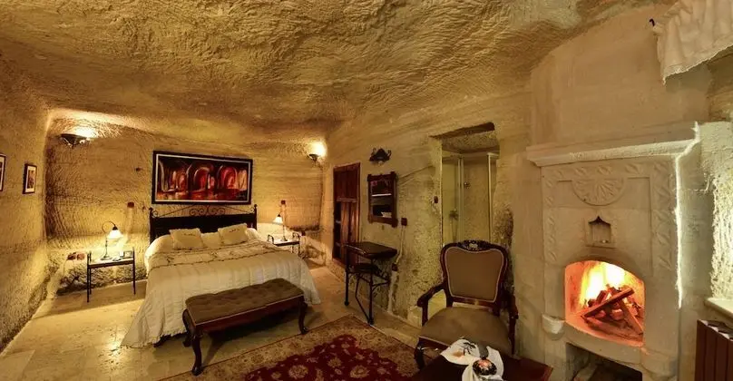 Junior Cave Suite