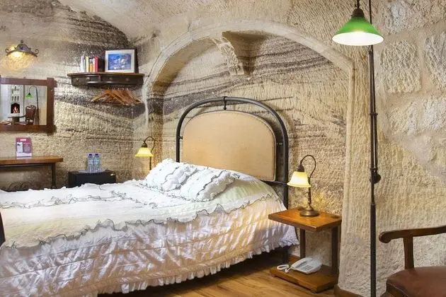 Junior Cave Suite