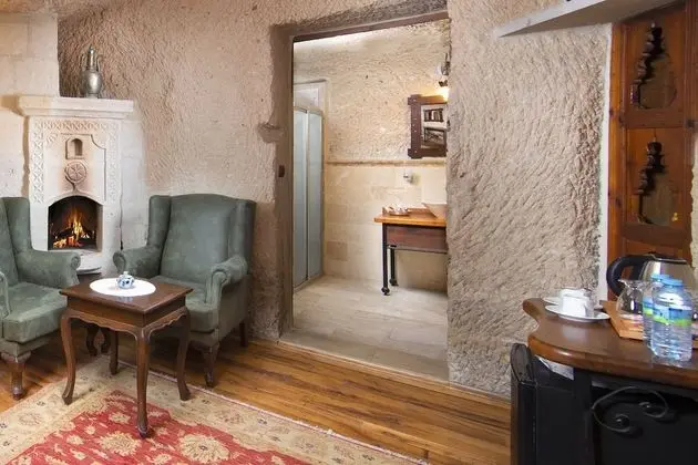 Junior Cave Suite