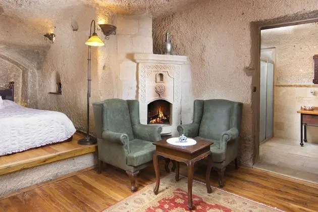 Junior Cave Suite