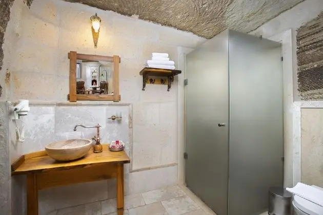 Junior Cave Suite