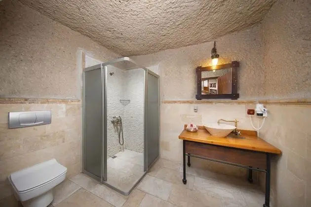 Junior Cave Suite