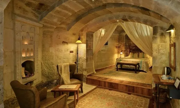 Superior Cave Suite