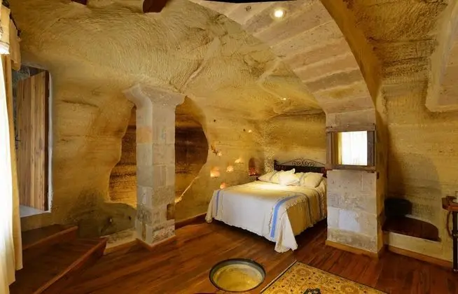 Superior Cave Suite