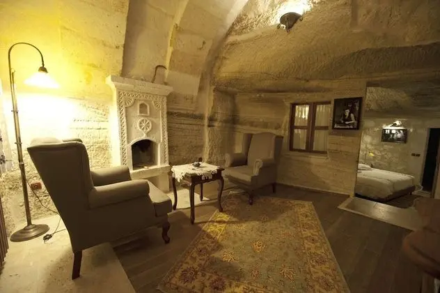 Superior Cave Suite