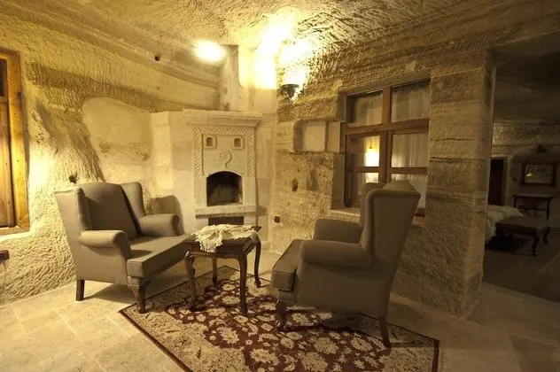 Superior Cave Suite