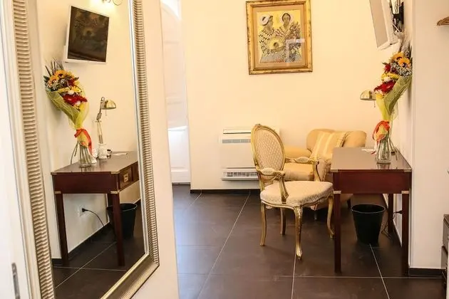 Exclusive Tek Büyük Yataklı Oda