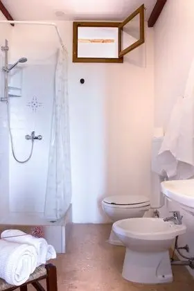 Tek Büyük Yataklı Oda, Ortak Banyo