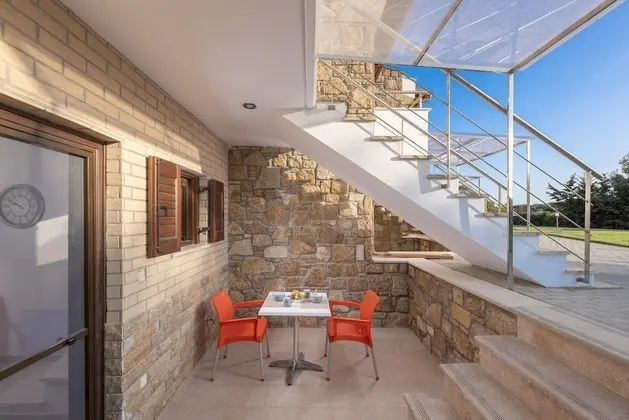Villa (Elegant)