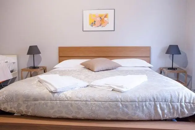 Üç Kişilik Oda, Ortak Banyo