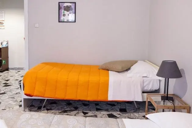 Üç Kişilik Oda, Ortak Banyo