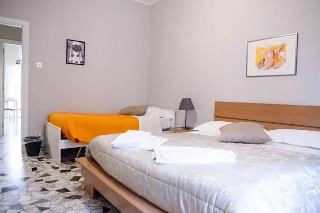 Üç Kişilik Oda, Ortak Banyo