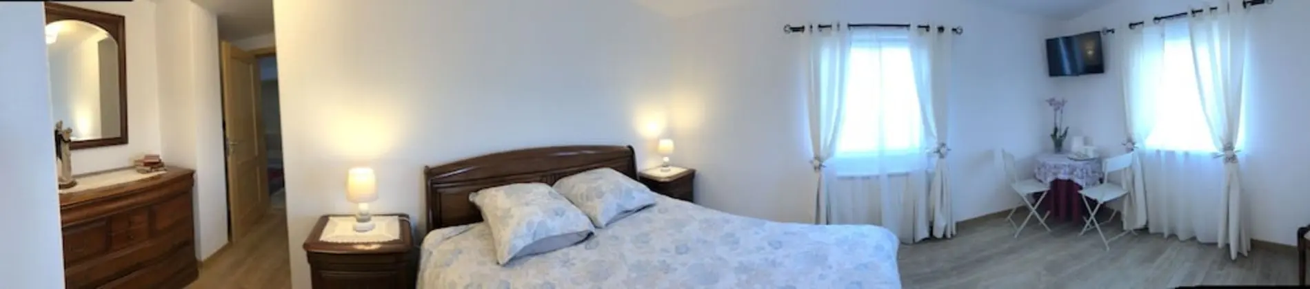 Tek Büyük Yataklı Oda, Tepe Manzaralı (1)