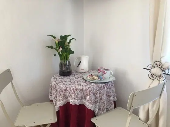 Tek Büyük Yataklı Oda, Tepe Manzaralı (1)