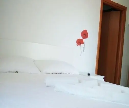 Tek Büyük Yataklı Oda, Havuz Manzaralı (Giglio)