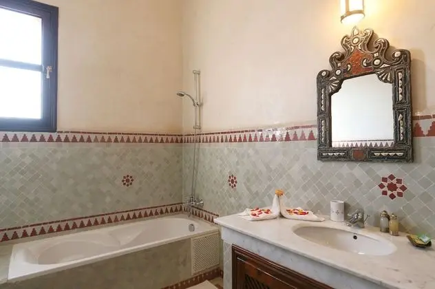 Standard Tek Büyük veya İki Ayrı Yataklı Oda, Özel Banyo