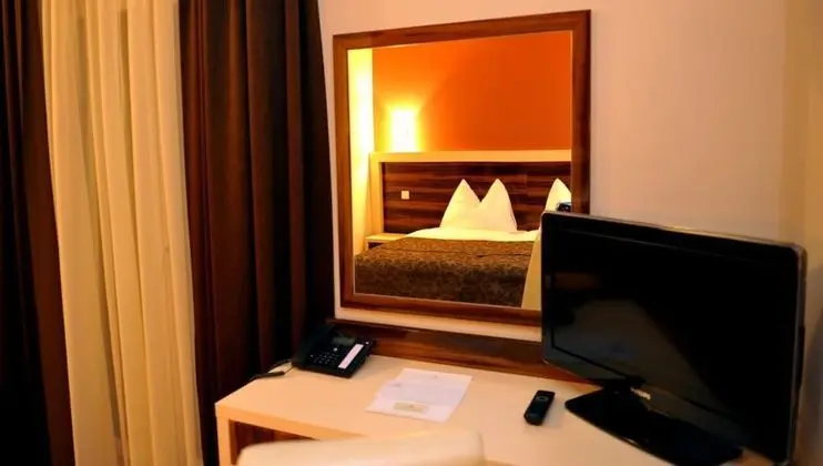 Comfort Tek Büyük veya İki Ayrı Yataklı Oda, Şehir Manzaralı