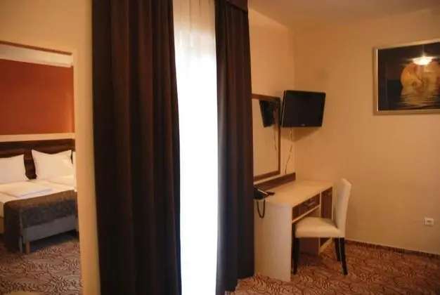 Deluxe Tek Büyük veya İki Ayrı Yataklı Oda, Balkon