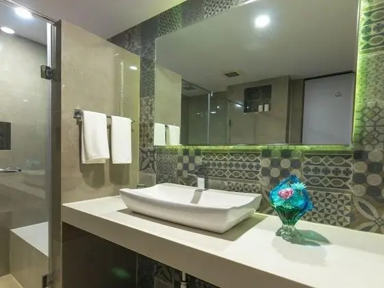 Deluxe Oda, Havuz Manzaralı
