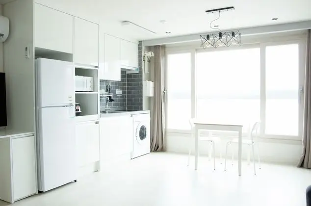 Deluxe Stüdyo, Sigara İçilmez, Denize Sıfır