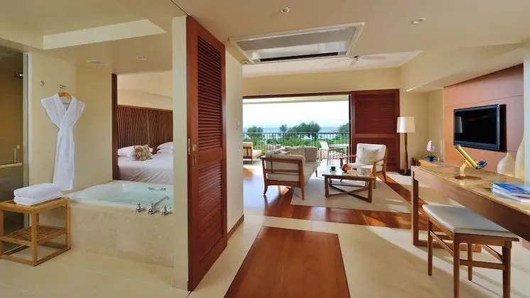 Club Oda, Sigara İçilmez (Sunset View Adult Only 13 or over)
