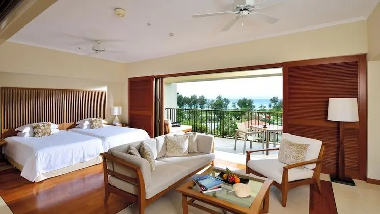 Club Oda, Sigara İçilmez (Sunset View Adult Only 13 or over)