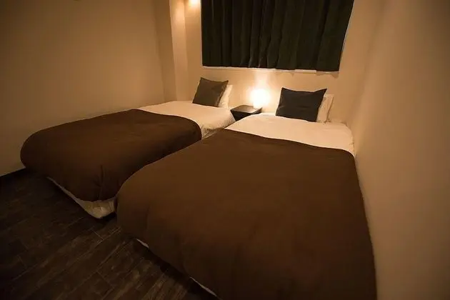 İki Ayrı Yataklı Oda ( w/Bathroom)
