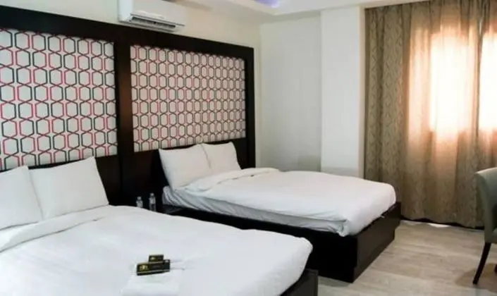 Executive Oda, Teras