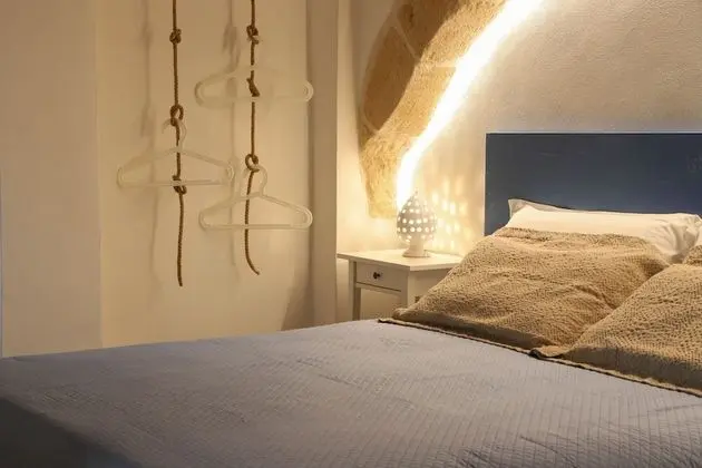 Basic Oda, 1 Büyük (Queen) Boy Yatak, Özel Banyo