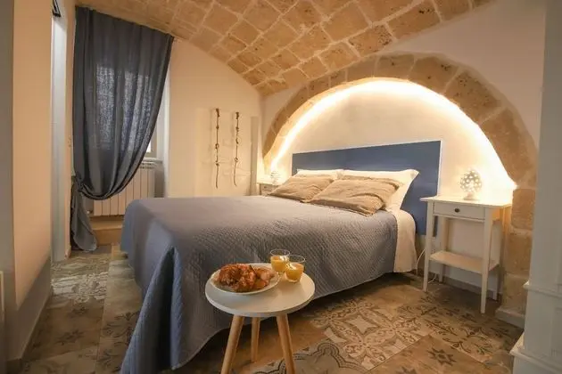 Basic Oda, 1 Büyük (Queen) Boy Yatak, Özel Banyo