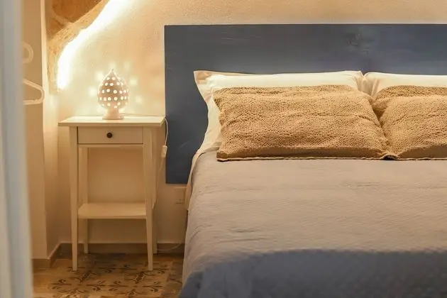 Basic Oda, 1 Büyük (Queen) Boy Yatak, Özel Banyo