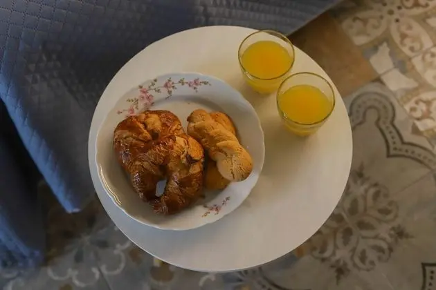 Basic Oda, 1 Büyük (Queen) Boy Yatak, Özel Banyo