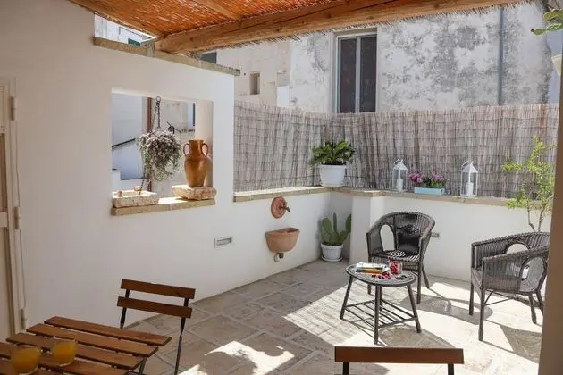 Basic Oda, 1 Büyük (Queen) Boy Yatak, Özel Banyo