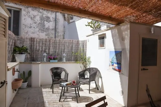 Basic Oda, 1 Büyük (Queen) Boy Yatak, Özel Banyo