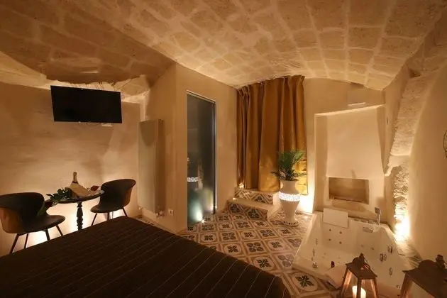 Luxury Tek Büyük Yataklı Oda, 1 Büyük (Queen) Boy Yatak, Özel Banyo, Zemin Kat