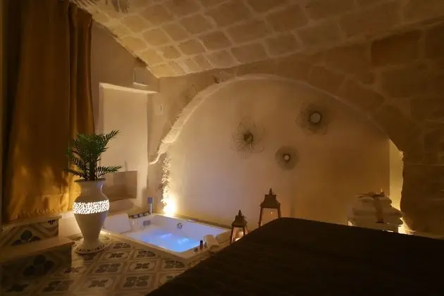 Luxury Tek Büyük Yataklı Oda, 1 Büyük (Queen) Boy Yatak, Özel Banyo, Zemin Kat