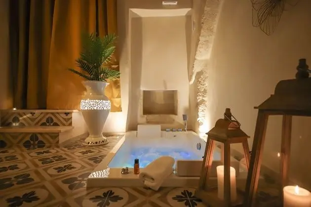 Luxury Tek Büyük Yataklı Oda, 1 Büyük (Queen) Boy Yatak, Özel Banyo, Zemin Kat