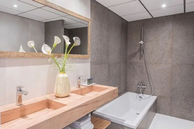 Junior Süit, 1 Büyük (Queen) Boy Yatak ve Çekyat, Balkon, Denize Bakan