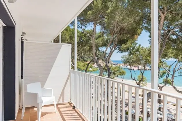 Junior Süit, 1 Büyük (Queen) Boy Yatak ve Çekyat, Balkon, Denize Bakan